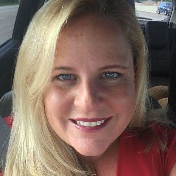 Meet your Posher, Jennifer - Picture 1 of 1